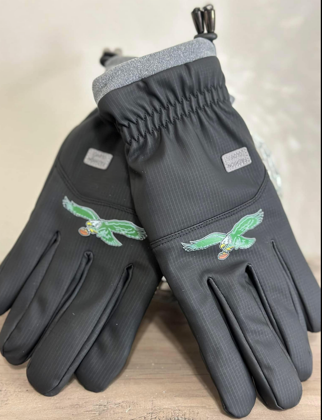 Eagles Men's Touchscreen Compatible Gloves